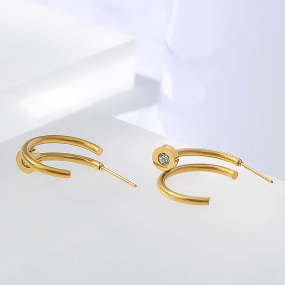 💛Gold plated nailed it hoop earrings - Picture 2 of 6